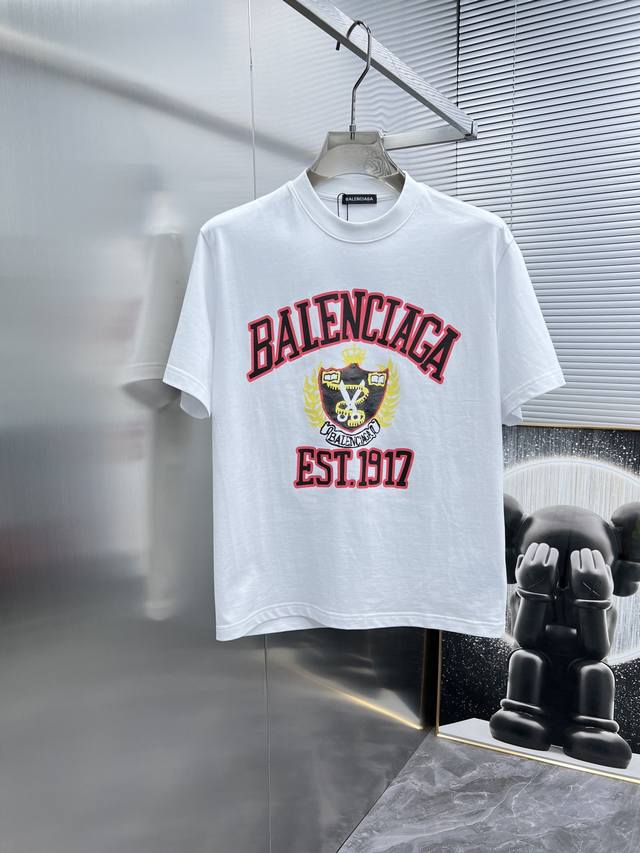 巴黎世家 Balenciaga 新款 圆领 短袖 T恤 体恤 半袖 高端版本 专柜定制面料 透气舒适度高 细节无可挑剔 品牌元素设计理念 体现高品质 手感细腻柔
